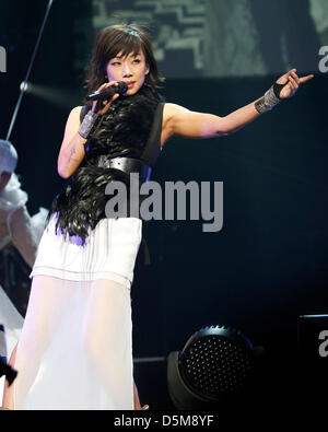 Rama, l'Ontario, Canada. 3e avril 2013. Chanteuse Cantopop Sandy Lam, alias Lam Yik Lin, VIVRE MMXIII CONCERT au Casino Rama. (JKP/N8N/Alamy Live News) Banque D'Images