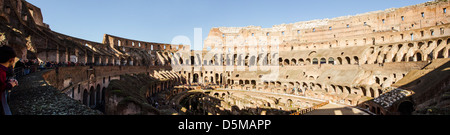 Vue panoramique de l'intérieur du Colisée. Banque D'Images