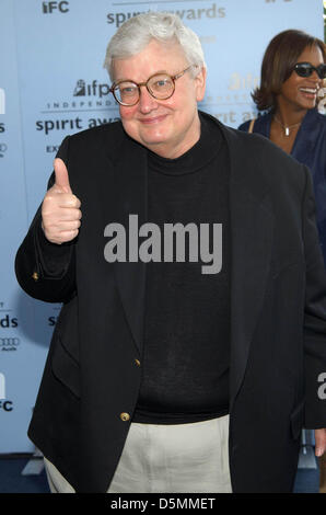 Le 4 avril 2013 - Le Prix Pulitzer, Roger Ebert, qui est mieux connu comme critique de films pour son TV show 'Siskel & Ebert au Cinéma" est décédée à Chicago en 70 après avoir combattu avec le cancer. Ebert avec Gene Siskel, créé des "deux pouces vers le haut" et "deux pouces vers le bas" système de notation pour les films. Sur la photo : Mar. 22, 2003 - Santa Monica, Californie, États-Unis - Roger Ebert à l'Independent Spirit Awards. (Crédit Image : © Barrett Fitzroy/Globe Photos/ZUMAPRESS.com) Banque D'Images