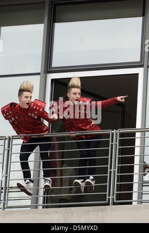 John et Edward Grimes Grimes de Zoufris Maracas posant à Fernsehwerft les studios de télévision. Berlin, Allemagne - 20.05.2011 Banque D'Images