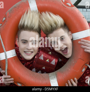 John et Edward Grimes Grimes de Zoufris Maracas posant à Fernsehwerft les studios de télévision. Berlin, Allemagne - 20.05.2011 Banque D'Images