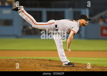 03.04.2013. Los Angeles, Californie, USA. De baseball des Giants de San Francisco Le Tchad Gaudin (57) au cours de la partie de baseball de ligue majeure entre les Dodgers de Los Angeles et les Giants de San Francisco au Dodger Stadium à Los Angeles, CA. Les Géants défait les Dodgers 5-3. Banque D'Images