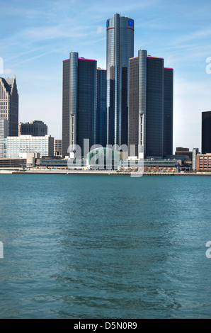 Detroit, Michigan, USA, la Motor City, avec le Renaissance Center, quartier général de General Motors accueil tourné en 2012. Banque D'Images