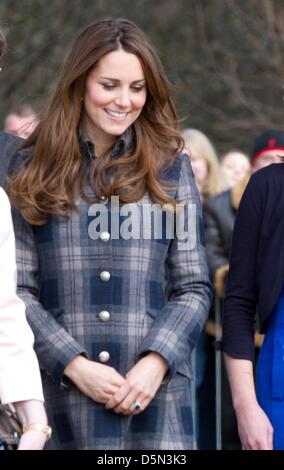 Glasgow, Ecosse, 04 avril 2013. Le duc et la duchesse de Cambridge visiter le Donald Dewar Lieu de loisirs à Drumchapel pour lancer un nouveau projet écossais pour leur fondation, Glasgow 04-04-2013 Photo : PRE-Albert Nieboer / Pays-Bas OUT Banque D'Images