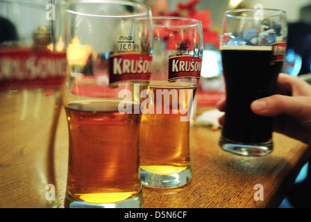 Dégustation de bières, Krusovice Brewery, République tchèque - Mars 2011 Banque D'Images