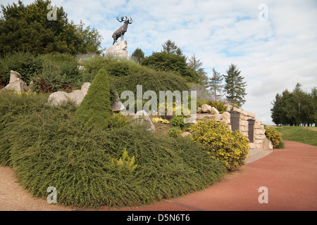 Érigé en 1925, le Caribou et le mémorial aux disparus dans le Parc commémoratif de Terre-Neuve, la Somme, France. Banque D'Images