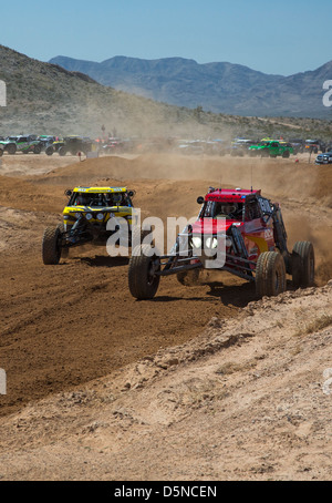 Jean, Nevada - La Monnaie royale canadienne 400 auto hors route course à travers le désert de Mojave, près de Las Vegas. Banque D'Images