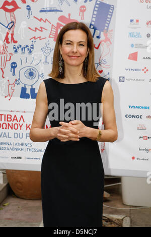 5 avril 2013 - Athènes, Grèce - actrice Carole Bouquet arrive pour le 14e Festival du Film Francophone à l'Institut Français d'Athènes. (Crédit Image : © Vafeiadakis ZUMAPRESS.com) Aristidis/ Banque D'Images