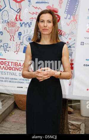 5 avril 2013 - Athènes, Grèce - actrice Carole Bouquet arrive pour le 14e Festival du Film Francophone à l'Institut Français d'Athènes. (Crédit Image : © Vafeiadakis ZUMAPRESS.com) Aristidis/ Banque D'Images