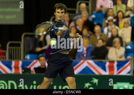 Coventry, Royaume-Uni. 5 avril 2013. La Russie Evgeny Donskoy jouant contre la société britannique James Ward au cours de l'Euro/Groupe I de la zone Afrique Coupe Davis entre la Grande Bretagne et de la Russie de la Ricoh Arena. Credit : Action Plus de Sports / Alamy Live News Banque D'Images