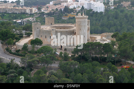 Vue aérienne de Palma de Mallorca est le château de Bellver. Banque D'Images