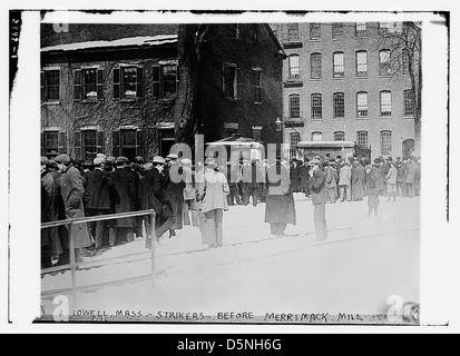 Lowell, Massachusetts - grévistes avant de MERRIMACK MILL (LOC) Banque D'Images