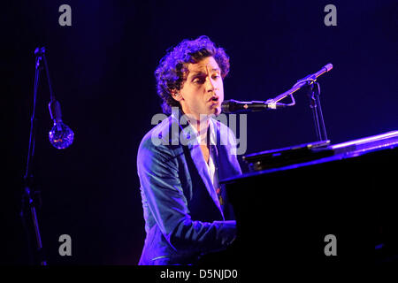 Toronto, Canada. 5 avril 2013. Auteur-compositeur-interprète britannique, Michael Holbrook Penniman, Jr., mieux connu sous le nom de Mika, effectue à l'Opera House à Toronto. (Us/N8N/Alamy Live News) Banque D'Images