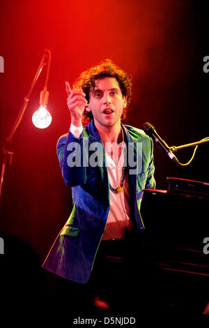 Toronto, Canada. 5 avril 2013. Auteur-compositeur-interprète britannique, Michael Holbrook Penniman, Jr., mieux connu sous le nom de Mika, effectue à l'Opera House à Toronto. (Us/N8N/Alamy Live News) Banque D'Images