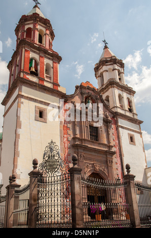 Templo de la congregación, une église catholique romaine du 17ème siècle, se trouve dans le centre historique de Queretaro, Mexique Banque D'Images