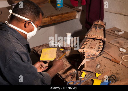 Madagascar, Antananarivo, de l'artisanat, le village miniature, atelier d'artisan Banque D'Images