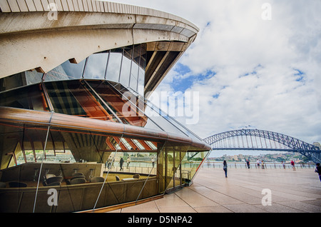 Le majestueux Opéra de Sydney domine le port de Sydney Banque D'Images