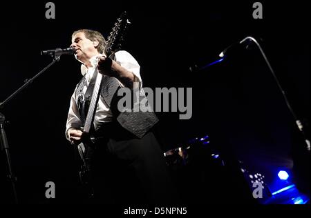 Trier, Allemagne. 5 avril 2013. La chanteuse irlandaise Chris de Burgh coups de son 'Live in Concert 2013' tour à l'arène à Trèves, Allemagne, 05 avril 2013. Photo : Thomas Frey/dpa/Alamy Live News Banque D'Images