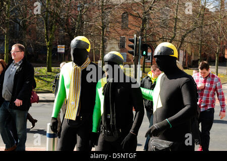 Nottingham, Royaume-Uni. 6e avril 2013. La rapide Solictors elite ligue de hockey sur glace play-offs commencent aujourd'hui au Centre National des glaces.Quatre équipes jouent aujourd'hui avec deux de dimanche dernier.Nottingham Panthers jouer Cardiff Devils première et plus tard Coventry Blaze prises sur Belfast Giants.L'événement annuel est maintenant dans sa 10 année. Crédit : Ian Francis / Alamy Live News Banque D'Images