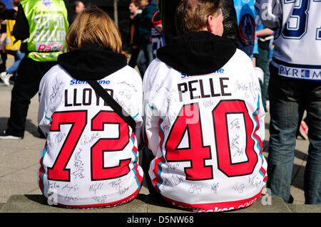 Nottingham, Royaume-Uni. 6e avril 2013. La rapide Solictors elite ligue de hockey sur glace play-offs commencent aujourd'hui au Centre National des glaces.Quatre équipes jouent aujourd'hui avec deux de dimanche dernier.Nottingham Panthers jouer Cardiff Devils première et plus tard Coventry Blaze prises sur Belfast Giants.L'événement annuel est maintenant dans sa 10 année. Crédit : Ian Francis / Alamy Live News Banque D'Images