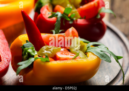 Libre de légumes servi en salade de poivrons Banque D'Images
