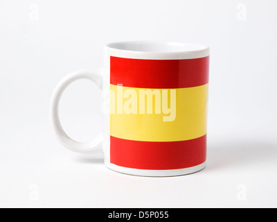 Blumaq doté du pavillon de l'Espagne. La tasse est isolé sur fond blanc. Banque D'Images