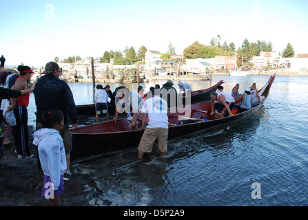 Coastsalish eauqualite, canot, Banque D'Images