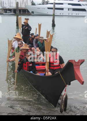 Coastsalish eauqualite, canot, Banque D'Images