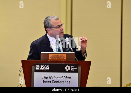 Cette image présente une carte de la conférence avec des présentations liées au canotage, aux Salish de la côte et à la qualité de l'eau. La carte présente des pistes et des sessions mettant en évidence des sujets environnementaux importants pour l'USGS. Banque D'Images