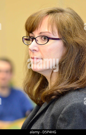 Cette image montre un canot utilisé par les Salish de la côte, soulignant leur lien avec l'eau, la culture et la préservation de l'environnement. La carte fait partie d'une conférence sur la qualité de l'eau et la durabilité environnementale. Banque D'Images