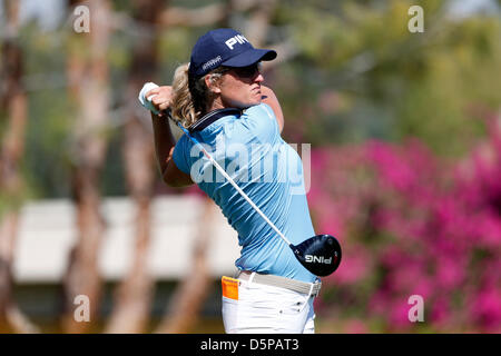 Rancho Mirage, Californie, USA. 06 avril 2013. Giulia sergas de l'Italie frappe un coup au cours de la troisième série de championnat Kraft Nabisco à Mission Hills Country Club de Rancho Mirage, en Californie..Charles Baus/CSM./Alamy Live News Banque D'Images