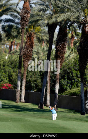 Rancho Mirage, Californie, USA. 06 avril 2013. Giulia sergas de l'Italie frappe un coup au cours de la troisième série de championnat Kraft Nabisco à Mission Hills Country Club de Rancho Mirage, en Californie..Charles Baus/CSM./Alamy Live News Banque D'Images