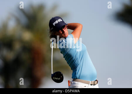 Rancho Mirage, Californie, USA. 06 avril 2013. Giulia sergas de l'Italie frappe un coup au cours de la troisième série de championnat Kraft Nabisco à Mission Hills Country Club de Rancho Mirage, en Californie..Charles Baus/CSM./Alamy Live News Banque D'Images