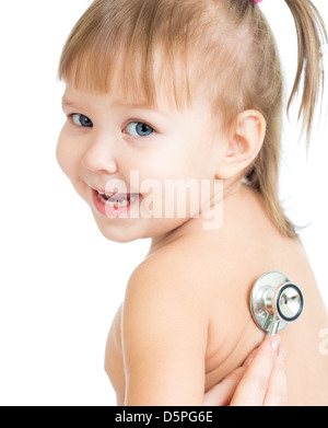 Médecin pédiatrie little baby girl with stethoscope isolated on white Banque D'Images