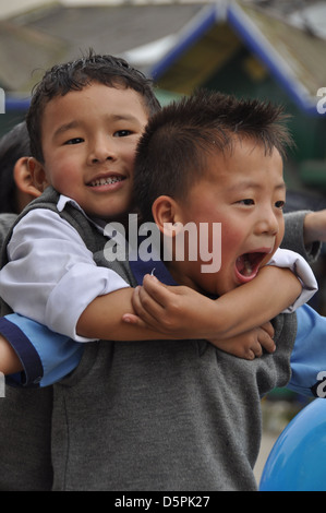 Les jeunes enfants à Darjeeling, West Bengal, India Banque D'Images