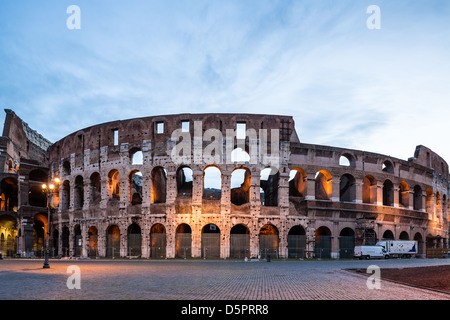 Colisée à Rome, Italie tôt le matin Banque D'Images