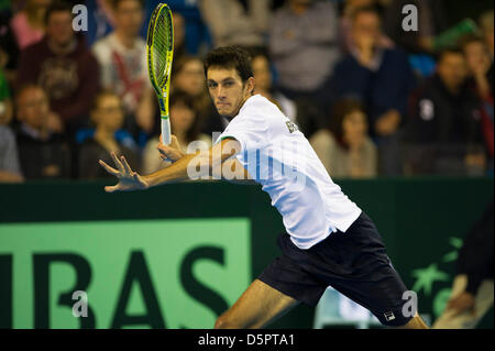 Coventry, Royaume-Uni. 7 avril, 2013. La société britannique James Ward qui joue contre la Russie Dmitry Tursunov au cours de l'Euro/Groupe I de la zone Afrique Coupe Davis entre la Grande Bretagne et de la Russie de la Ricoh Arena. Banque D'Images