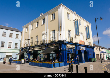 Le pub Wetherspoons Bell Mardi, Lisburn Banque D'Images