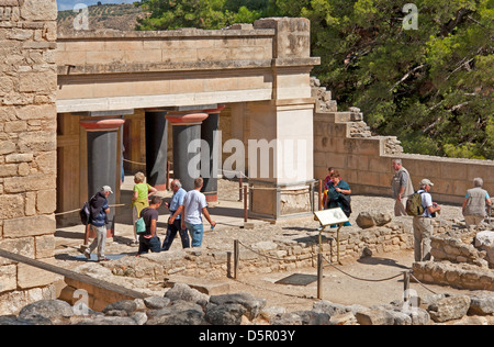 Reconstruit à l'excavation et ruines de l'âge du bronze palais minoen de Knossos, près d'Héraklion, sur l'île grecque de Crète Banque D'Images