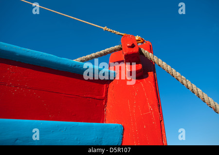 Stern peint sur un petit navire de mer Banque D'Images