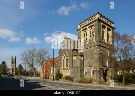 St Michaels Church avec St Marys church dans la distance Derby UK Banque D'Images