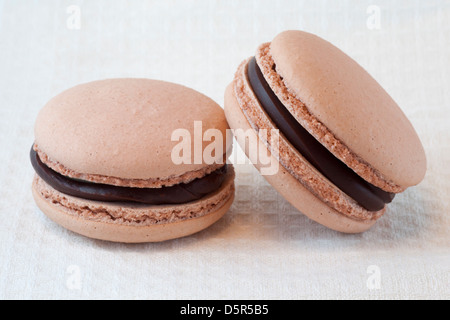 Le beurre d'arachide et les macarons au chocolat Banque D'Images