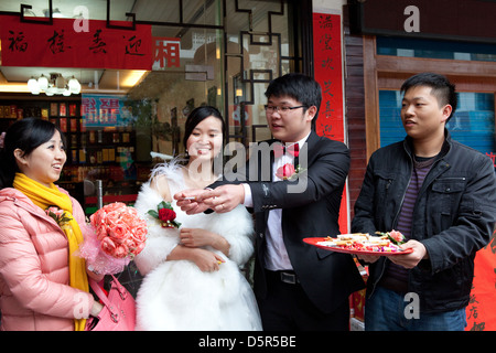 Une cérémonie de mariage à Xingping, Chine Banque D'Images