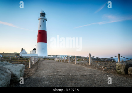 Crépuscule au phare sur Portland Bill près de Weymouth Dorset sur la côte jurassique. Banque D'Images