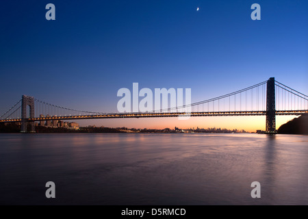 GEORGE WASHINGTON BRIDGE (©CASS GILBERT 1931) HUDSON MANHATTAN NEW YORK USA Banque D'Images