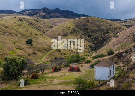 Ranch house situé dans la vallée à Smugglers Cove sur l'île Santa Cruz à Channel Islands National Park, CA Banque D'Images