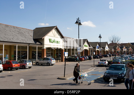 Deux Rivières Shopping Centre Staines Banque D'Images