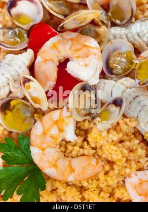 Aliments ethniques traditionnels tajine de poisson : Banque D'Images