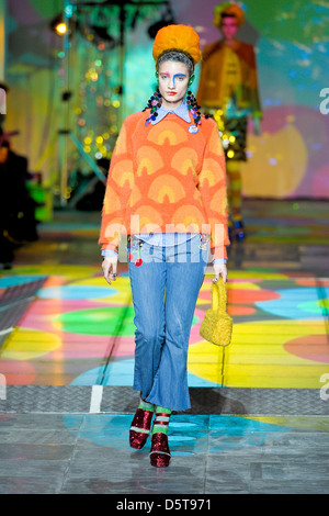 Model London Fashion Week Automne/Hiver 2012 - Défilé Meadham Kirchhoff - Londres, Angleterre - 22.02.12 Banque D'Images