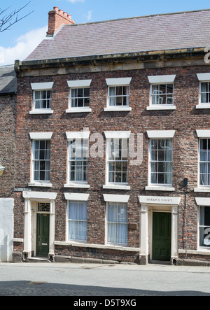 1 et 2, North Bailey début du 19ème siècle abrite la ville de Durham North East England UK Banque D'Images